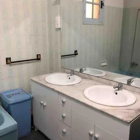 Entiere A 550 M Du Centre-ville Holiday home Valensole