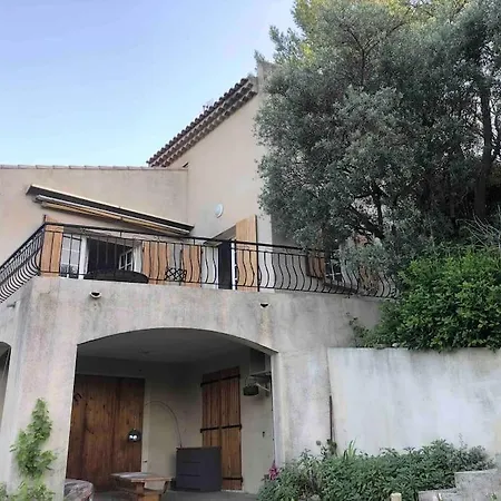 Entiere A 550 M Du Centre-ville Holiday home