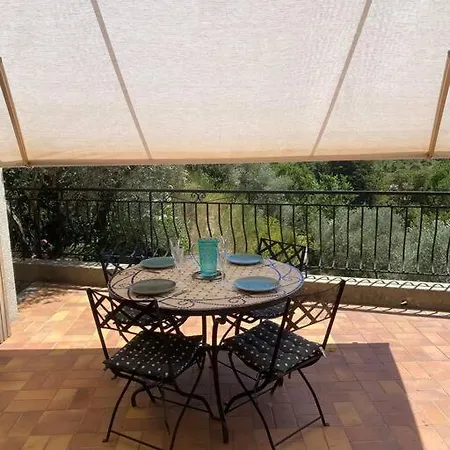 Entiere A 550 M Du Centre-ville Holiday home