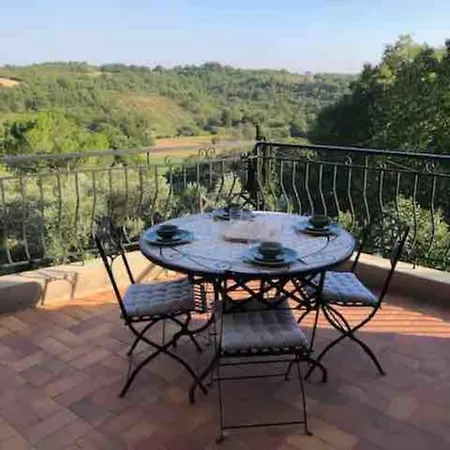Entiere A 550 M Du Centre-ville Holiday home